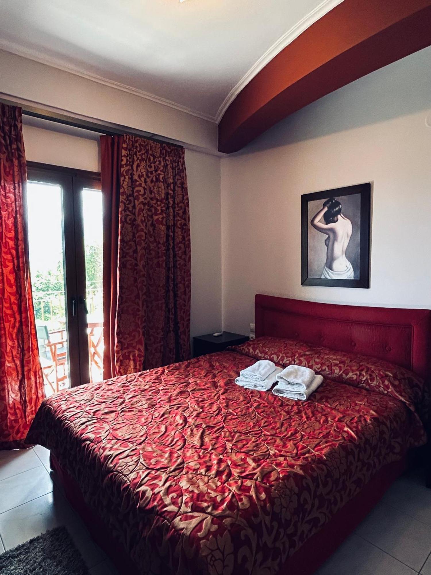 Hotel Athina Káto Loutrákion Eksteriør bilde